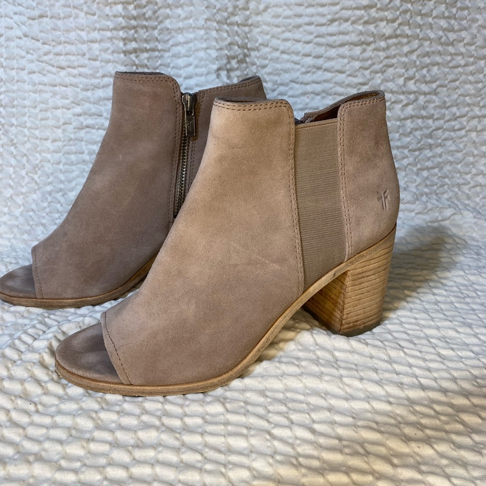 Frye Women's Tan Ankle Booties